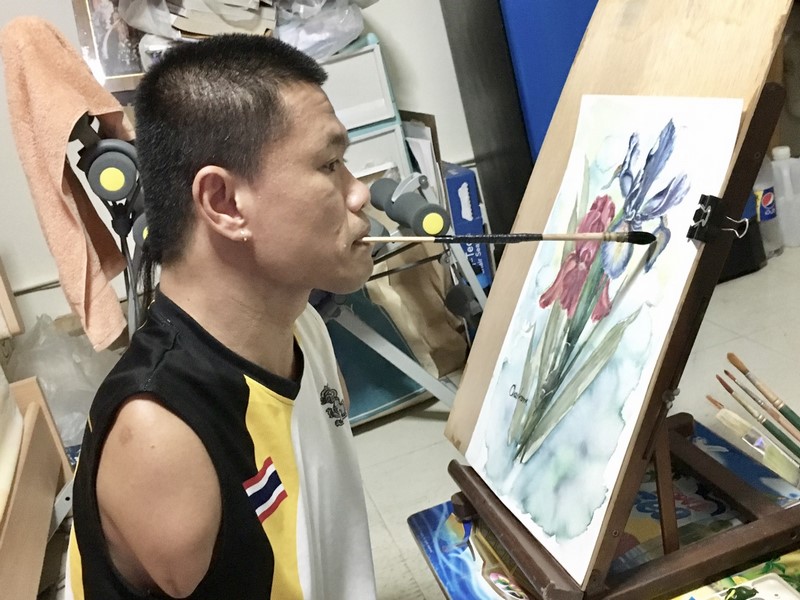 คุณชาคร แก้วศรี  FB : Charkorn Kaewsri